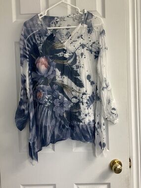VIA VITALE Blue Floral V-Neck Chiffon Blouse